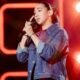 Dandy Panjawi tampil di panggung Indonesian Idol dan berhasil lolos ke Top 9