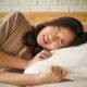 Ilustrasi seseorang mengalami sleep paralysis atau ketindihan saat tidur sehingga tubuh terasa lumpuh dan tidak bisa bergerak